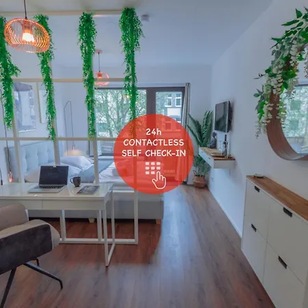 Design Studio Nahe Messe Und Hbf Mit Wlan Und Netflix * Dusseldorf