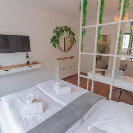 Apartment Design Studio Nahe Messe Und Hbf Mit Wlan Und Netflix